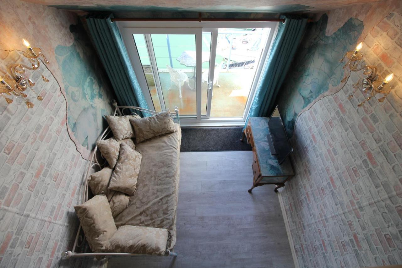 Unique, Loft-Style Apartment With Fantastic Brighton Marina Views Bagian luar foto